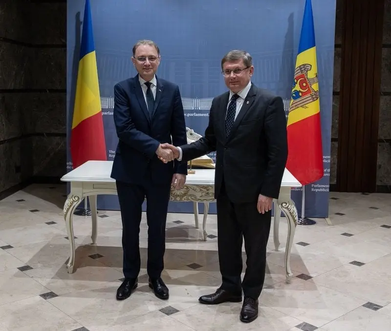 Niculescu și Grosu discută coordonarea apărării împotriva atacurilor hibride
